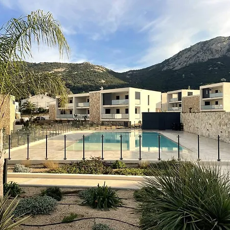 Lumineux Avec Grande Terrasse A Calvi - Fr-1-719-22 Calvi (Corsica)